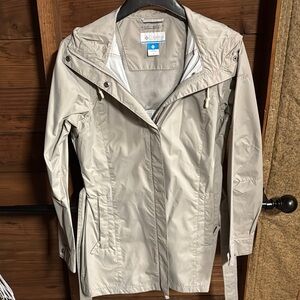 Columbia Beige Hooded Rain Jacket